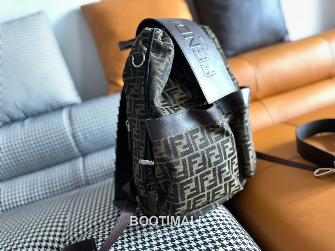 Fendi FF Jacquard Backpack 펜디 FF 자카드 백팩 7012M75 31cm 2