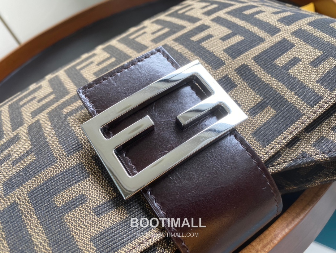 Fendi Vintage FF Canvas Shoulder Bag 펜디 빈티지 FF 캔버스 숄더백 9018M58 29cm 6
