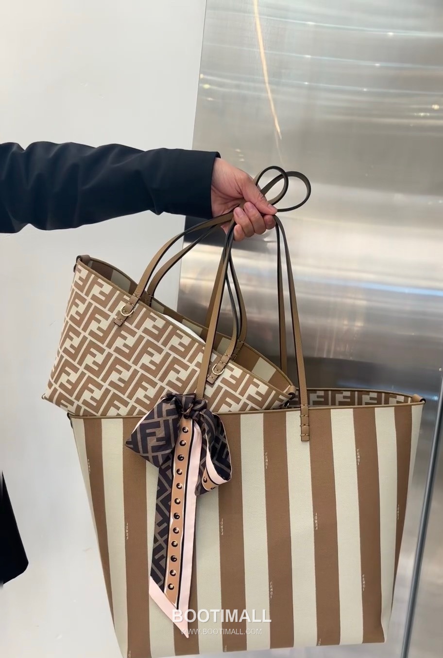 Fendi Pequin FF Jacquard Shopper Fabric Beige Tote Bag 펜디 페퀸 FF 자카드 쇼퍼 패브릭 베이지 토트백 23cm 8