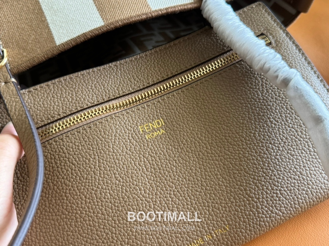 Fendi Pequin FF Jacquard Shopper Fabric Beige Tote Bag 펜디 페퀸 FF 자카드 쇼퍼 패브릭 베이지 토트백 23cm 16