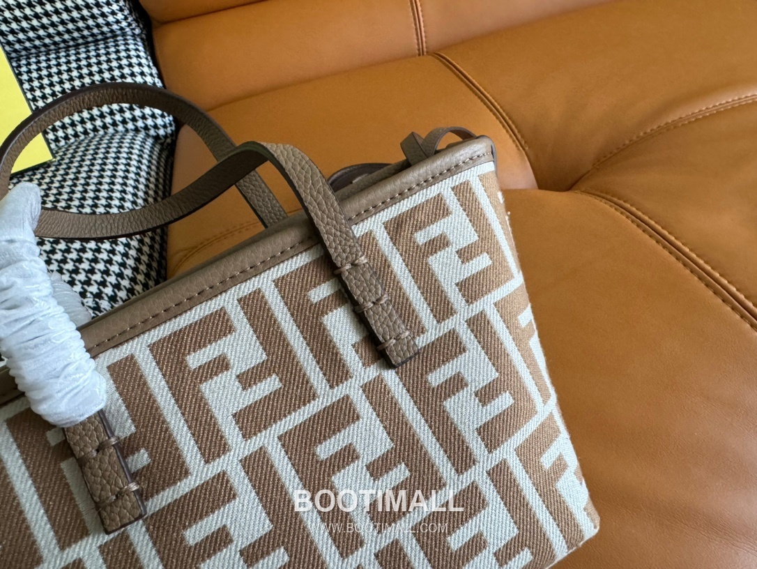 Fendi FF Jacquard Mini Shopper Tote Bag 펜디 FF 자카드 미니 쇼퍼 토트백 83278M55 23cm 13