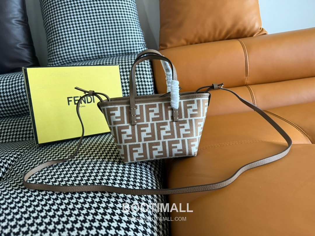 Fendi FF Jacquard Mini Shopper Tote Bag 펜디 FF 자카드 미니 쇼퍼 토트백 83278M55 23cm 17
