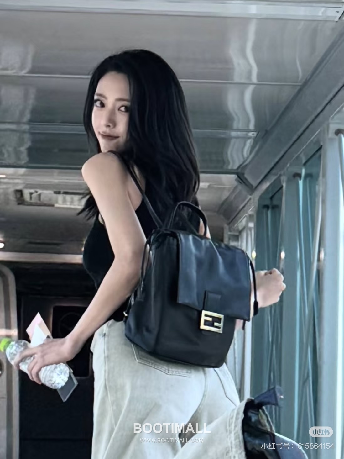 Fendi FF Buckle Drawstring Cowhide Black Backpack 펜디 FF 버클 드로우스트링 소가죽 블랙 백팩 26cm 1