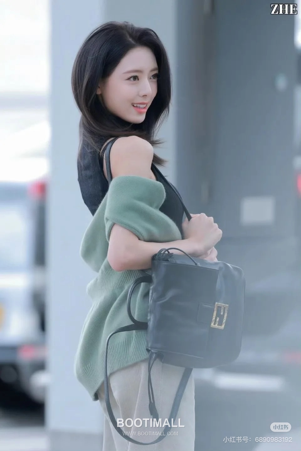 Fendi FF Buckle Drawstring Cowhide Black Backpack 펜디 FF 버클 드로우스트링 소가죽 블랙 백팩 26cm 7