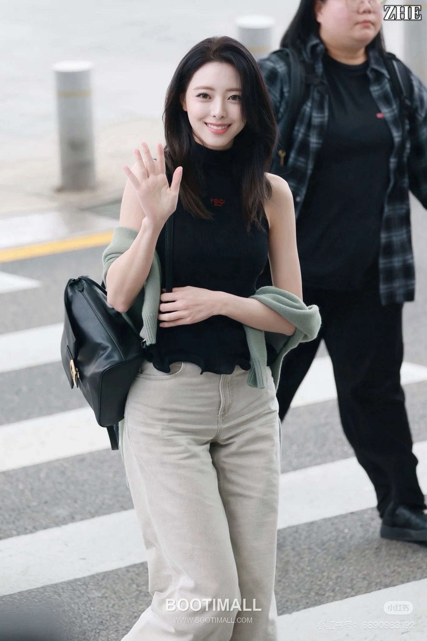 Fendi FF Buckle Drawstring Cowhide Black Backpack 펜디 FF 버클 드로우스트링 소가죽 블랙 백팩 26cm 8