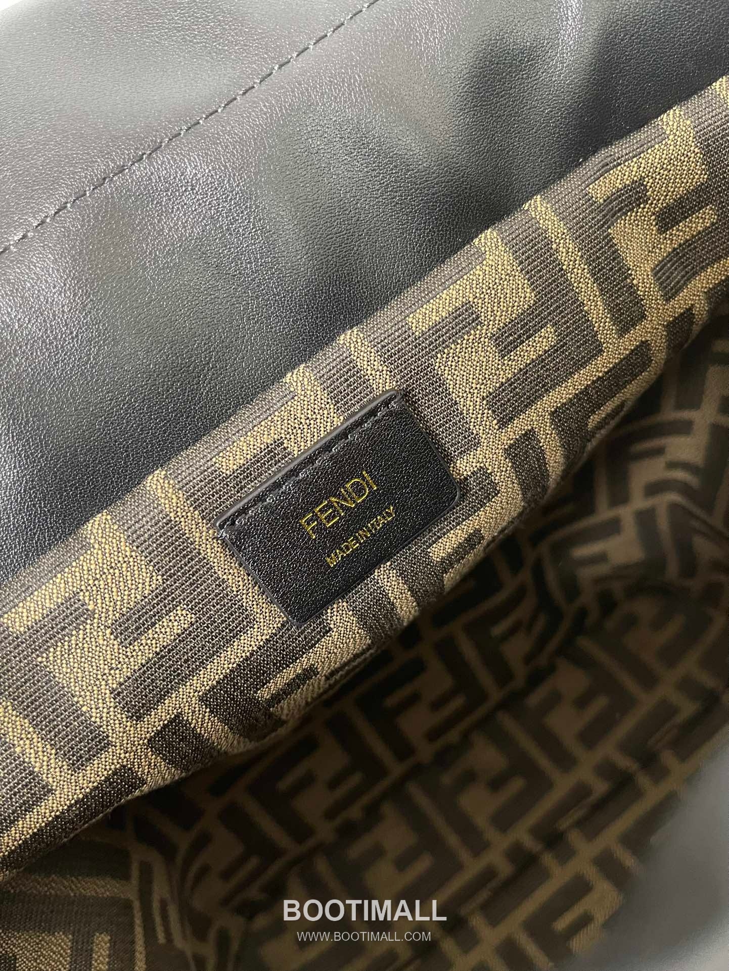 Fendi FF Buckle Drawstring Cowhide Black Backpack 펜디 FF 버클 드로우스트링 소가죽 블랙 백팩 26cm 17