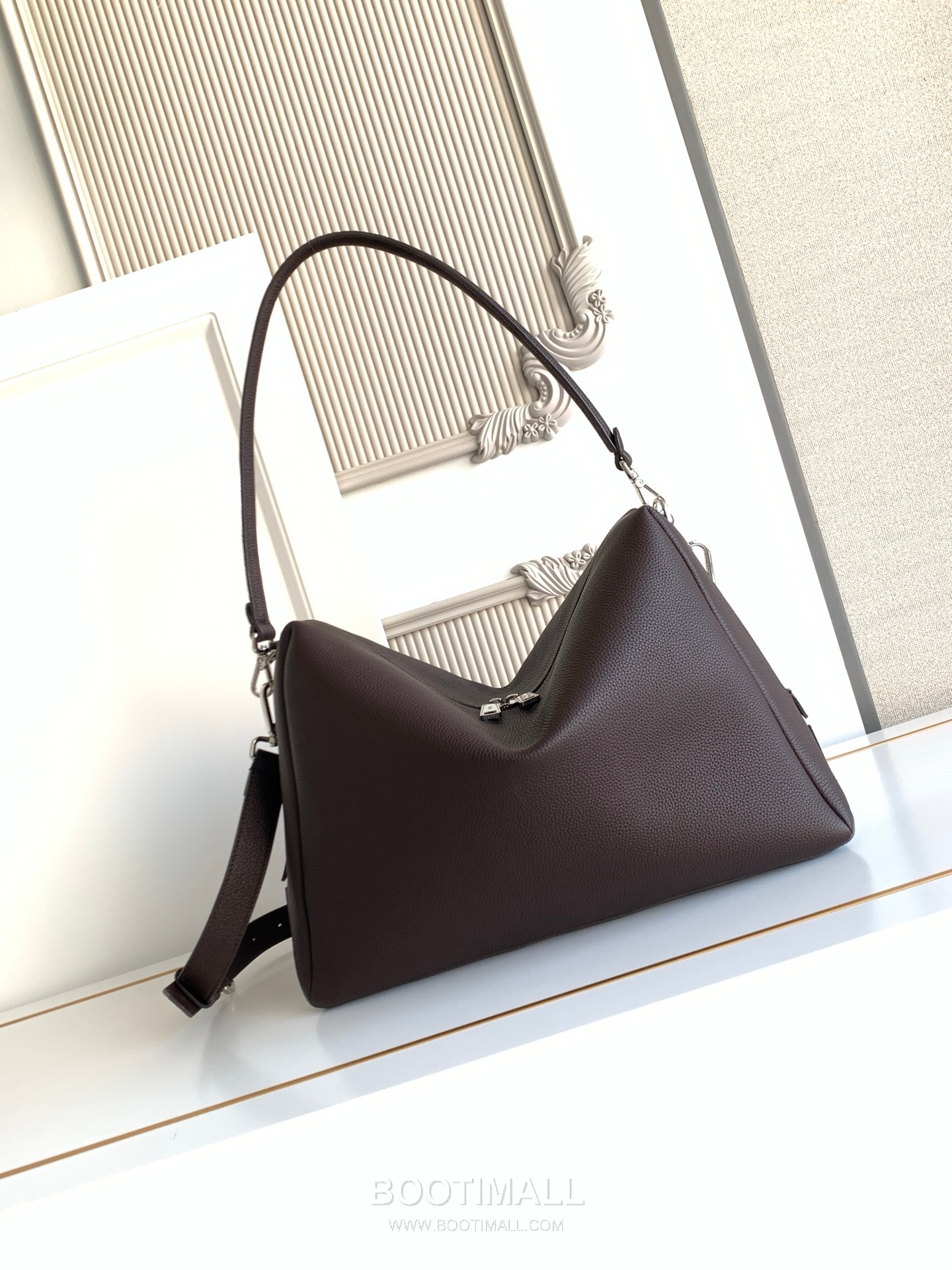 Fendi Lui Full Grain Calfskin Large Bag 펜디 루이 풀그레인 카프스킨 라지 토트백 667M100 38cm 1
