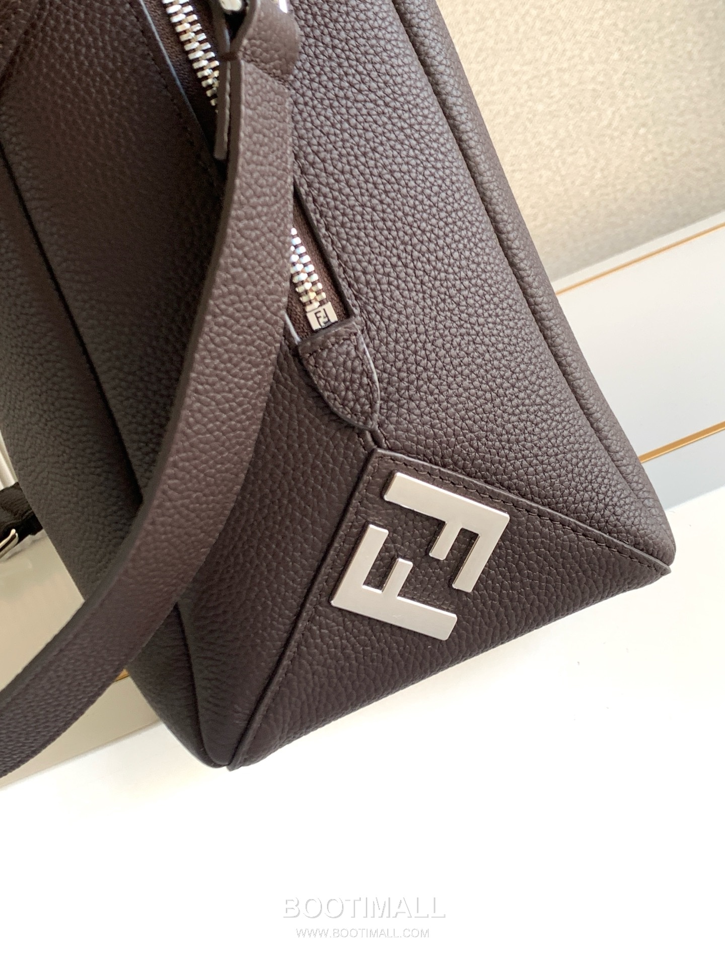 Fendi Lui Full Grain Calfskin Large Bag 펜디 루이 풀그레인 카프스킨 라지 토트백 667M100 38cm 5