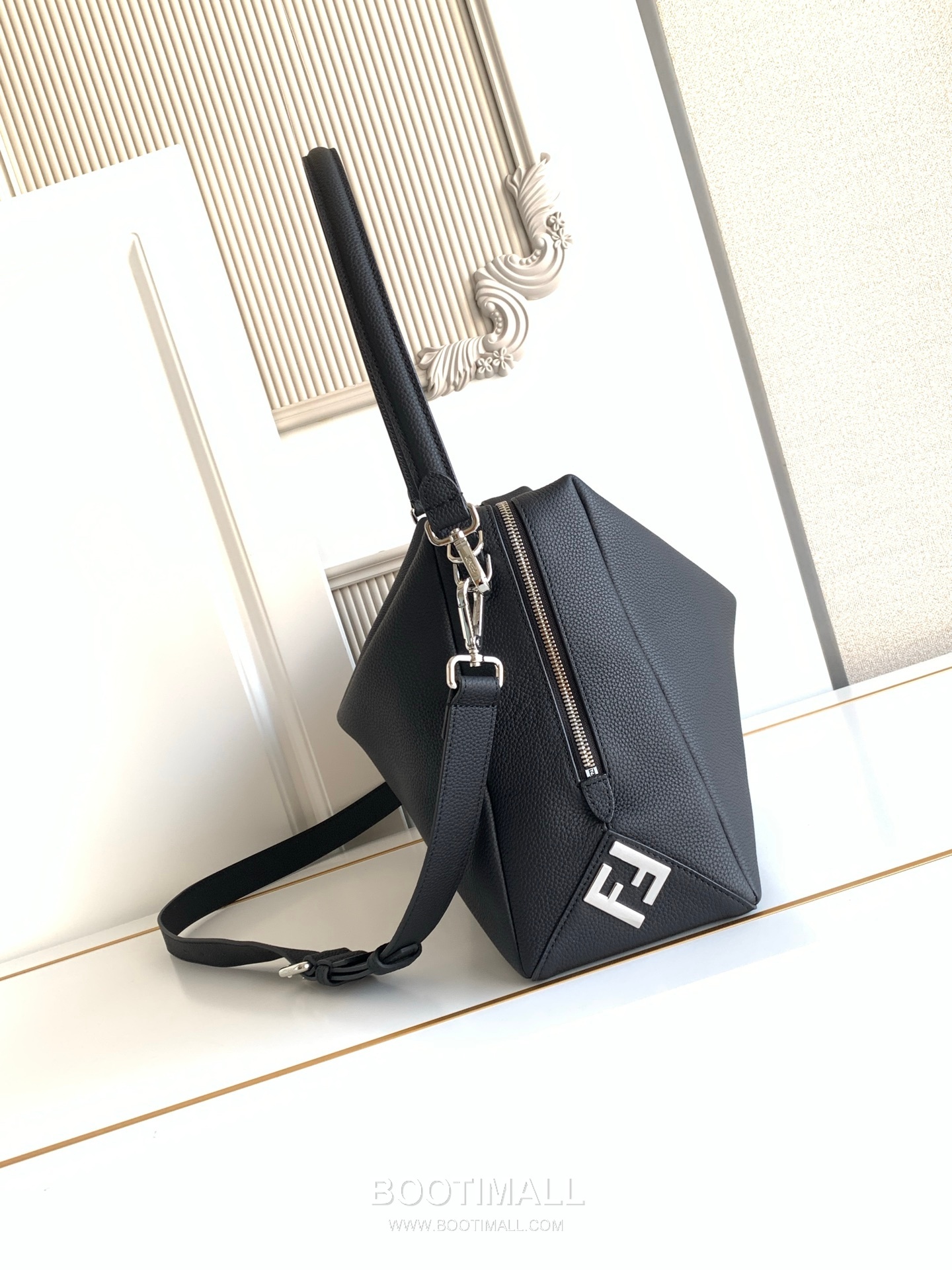 Fendi Lui Full Grain Calfskin Large Bag 펜디 루이 풀그레인 카프스킨 라지 토트백 667M100 38cm 3