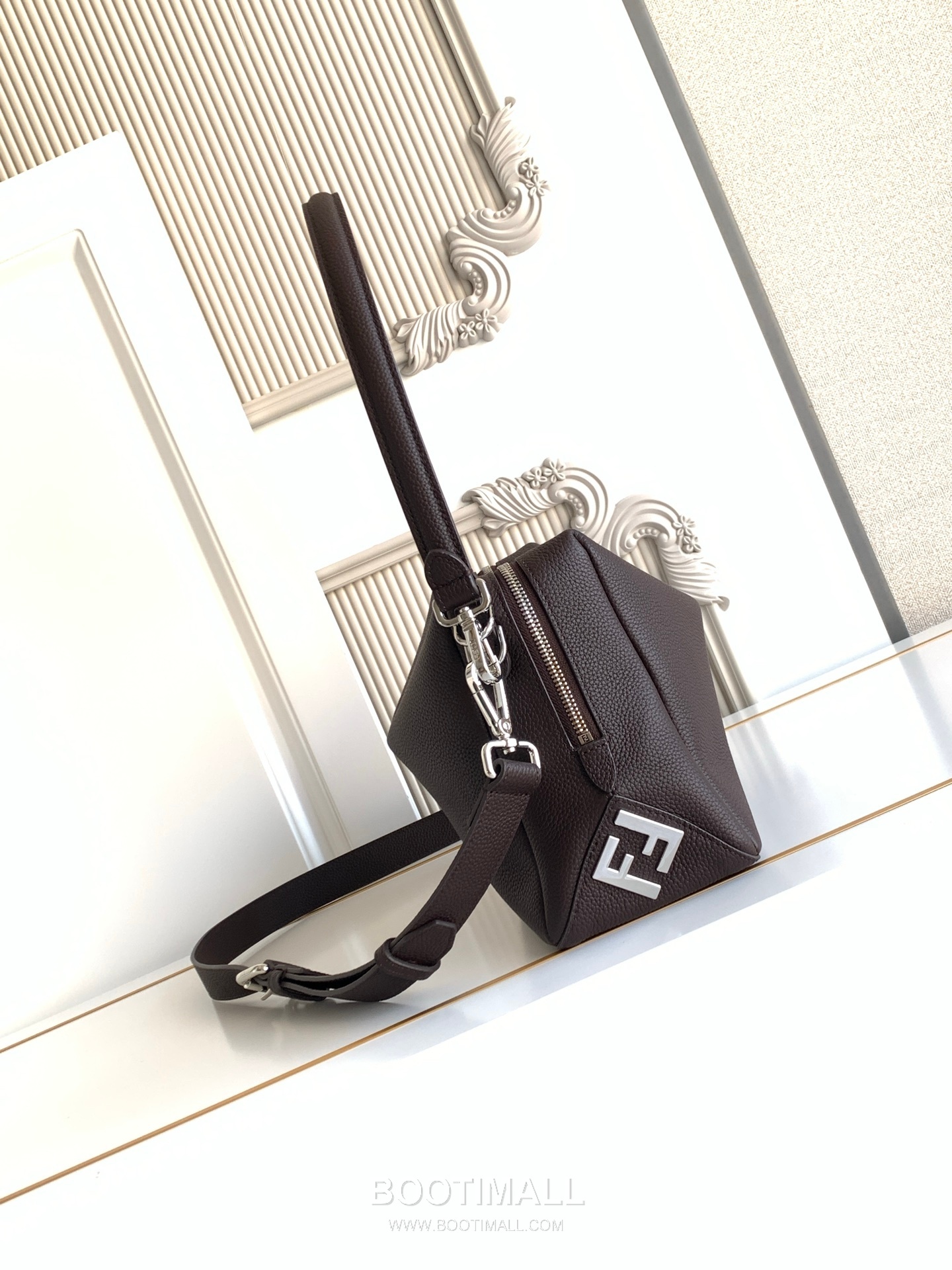 Fendi Lui Full Grain Calfskin Medium Bag 펜디 루이 풀그레인 카프스킨 미디엄 토트백 672M90 28cm 2