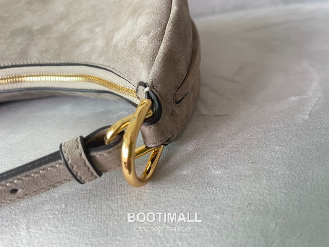 Fendi Suede Crescent Small Shoulder Bag 펜디 스웨이드 크레센트 스몰 숄더백 798M82 29cm 6