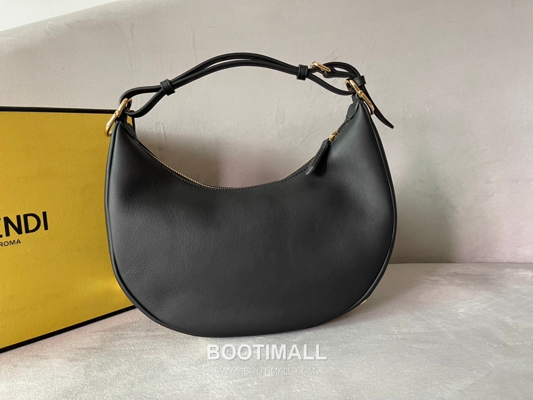 Fendi Leather Crescent Small Shoulder Bag 펜디 가죽 크레센트 스몰 숄더백 798M90 29cm 2