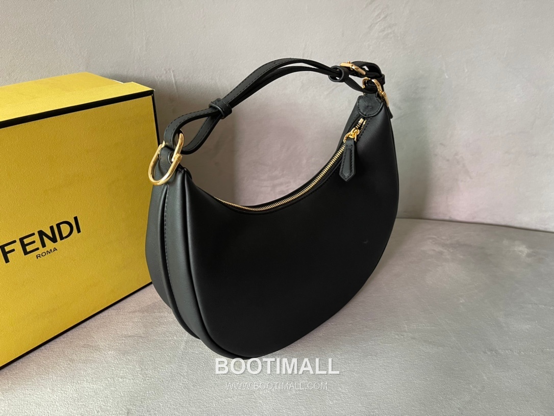 Fendi Leather Crescent Small Shoulder Bag 펜디 가죽 크레센트 스몰 숄더백 798M90 29cm 3