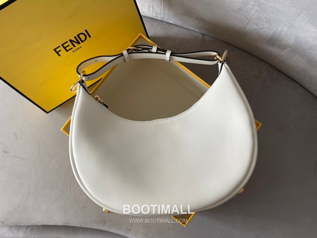 Fendi Leather Crescent Small Shoulder Bag 펜디 가죽 크레센트 스몰 숄더백 798M90 29cm 1