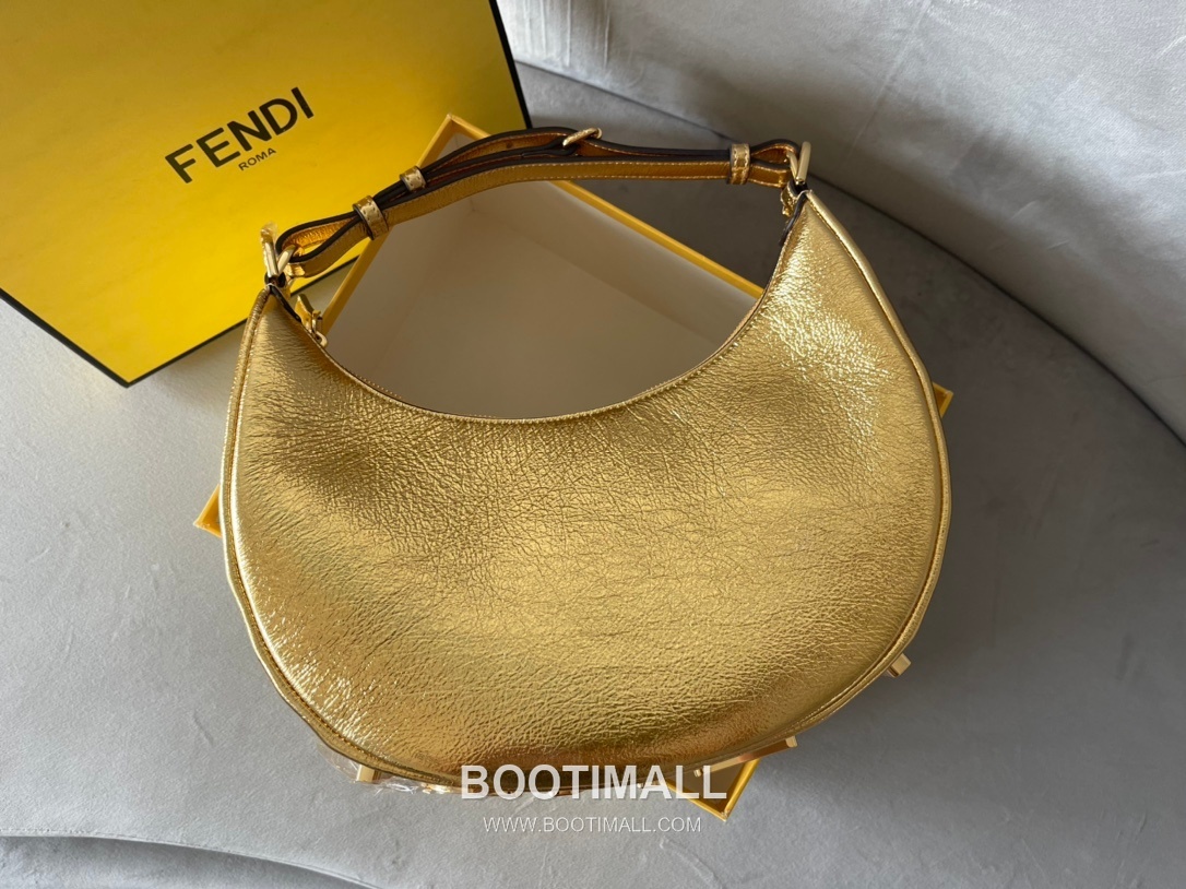 Fendi Metallic Leather Crescent Small Shoulder Bag 펜디 메탈릭 가죽 크레센트 스몰 숄더백 798M90 29cm 1