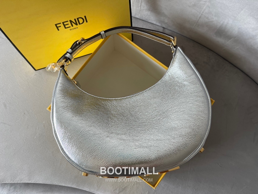 Fendi Metallic Leather Crescent Small Shoulder Bag 펜디 메탈릭 가죽 크레센트 스몰 숄더백 798M90 29cm 1