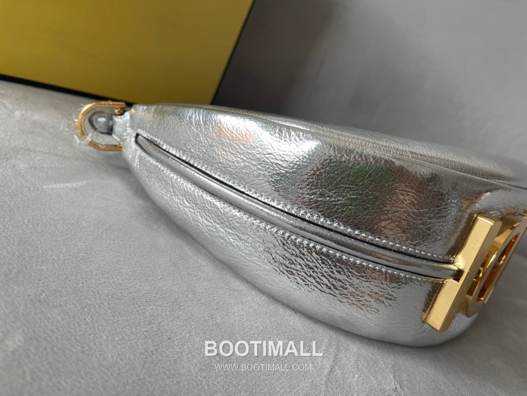 Fendi Metallic Leather Crescent Small Shoulder Bag 펜디 메탈릭 가죽 크레센트 스몰 숄더백 798M90 29cm 4