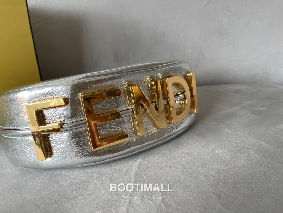 Fendi Metallic Leather Crescent Small Shoulder Bag 펜디 메탈릭 가죽 크레센트 스몰 숄더백 798M90 29cm 5