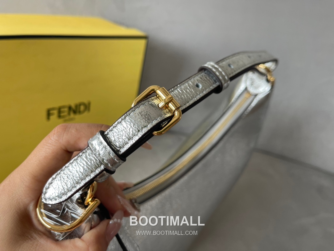 Fendi Metallic Leather Crescent Small Shoulder Bag 펜디 메탈릭 가죽 크레센트 스몰 숄더백 798M90 29cm 7