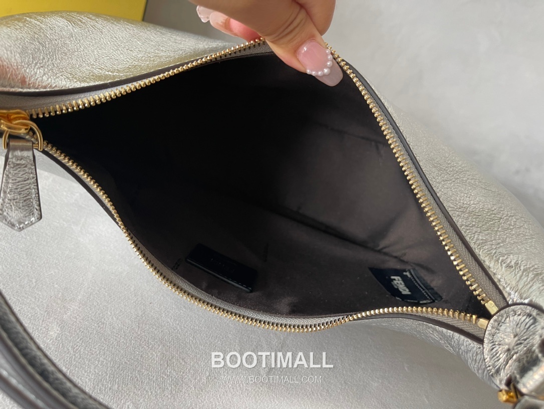 Fendi Metallic Leather Crescent Small Shoulder Bag 펜디 메탈릭 가죽 크레센트 스몰 숄더백 798M90 29cm 8