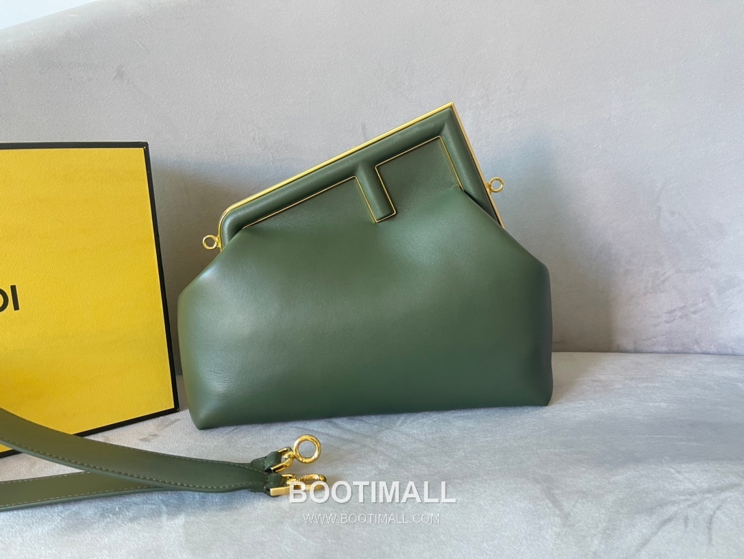 Fendi First Nappa Leather Medium Bag 펜디 퍼스트 나파 가죽 미디엄 토트 클러치백 127M103 32.5cm 1