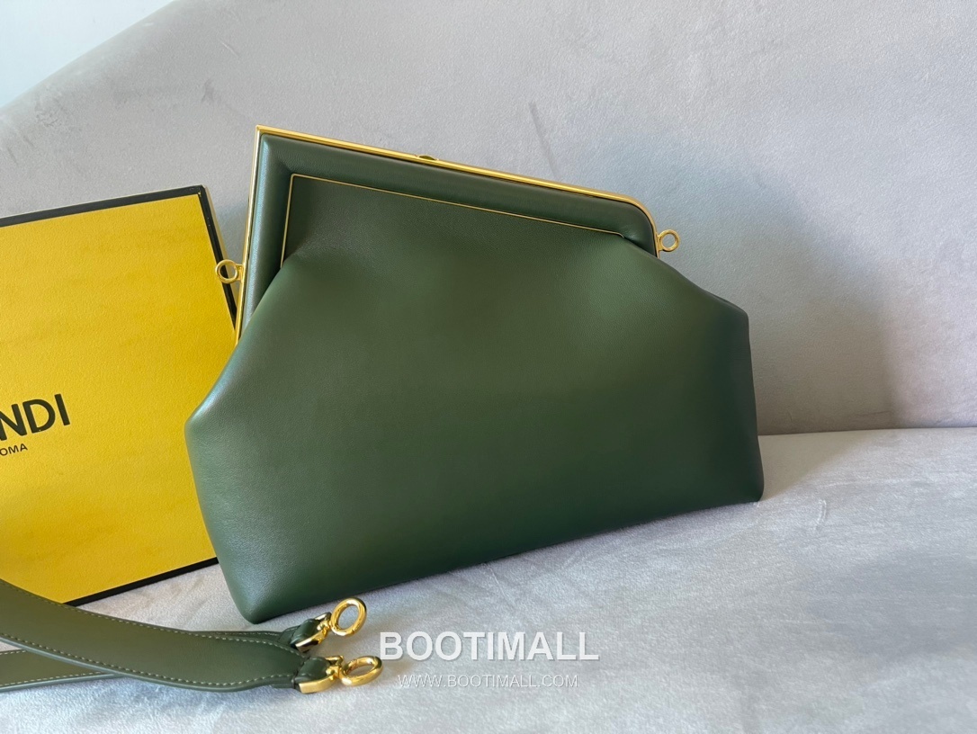 Fendi First Nappa Leather Medium Bag 펜디 퍼스트 나파 가죽 미디엄 토트 클러치백 127M103 32.5cm 7