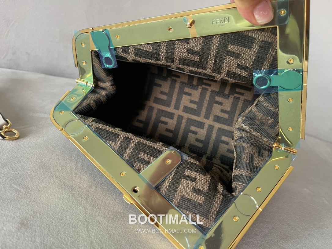 Fendi First Nappa Leather Small Bag 펜디 퍼스트 나파 가죽 스몰 토트 클러치백 129M90 26cm 6