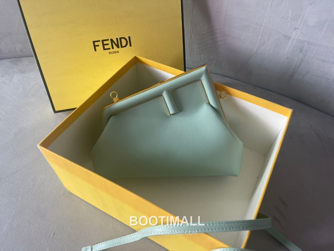 Fendi First Nappa Leather Small Bag 펜디 퍼스트 나파 가죽 스몰 토트 클러치백 129M90 26cm 1