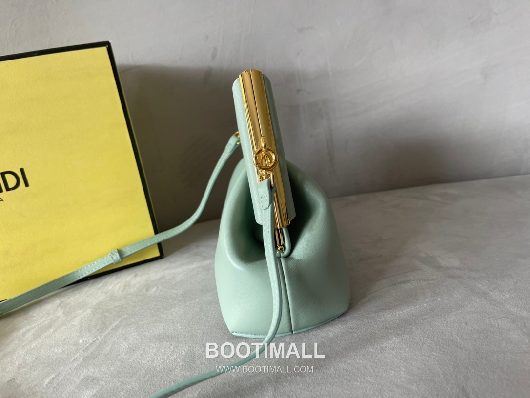 Fendi First Nappa Leather Small Bag 펜디 퍼스트 나파 가죽 스몰 토트 클러치백 129M90 26cm 4