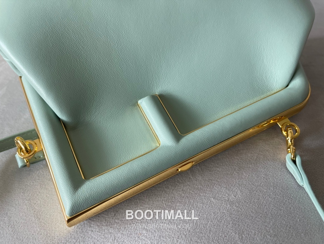 Fendi First Nappa Leather Small Bag 펜디 퍼스트 나파 가죽 스몰 토트 클러치백 129M90 26cm 7