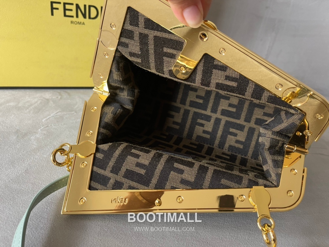 Fendi First Nappa Leather Small Bag 펜디 퍼스트 나파 가죽 스몰 토트 클러치백 129M90 26cm 8