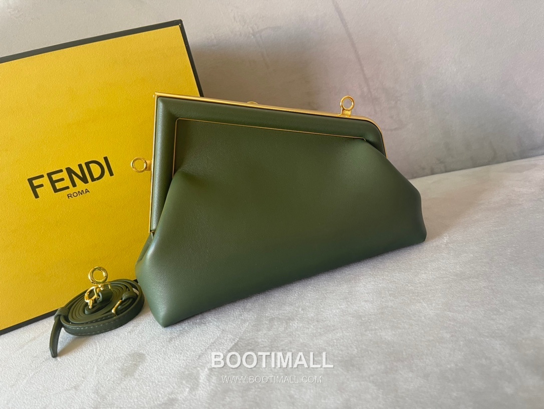 Fendi First Nappa Leather Small Bag 펜디 퍼스트 나파 가죽 스몰 토트 클러치백 129M90 26cm 5