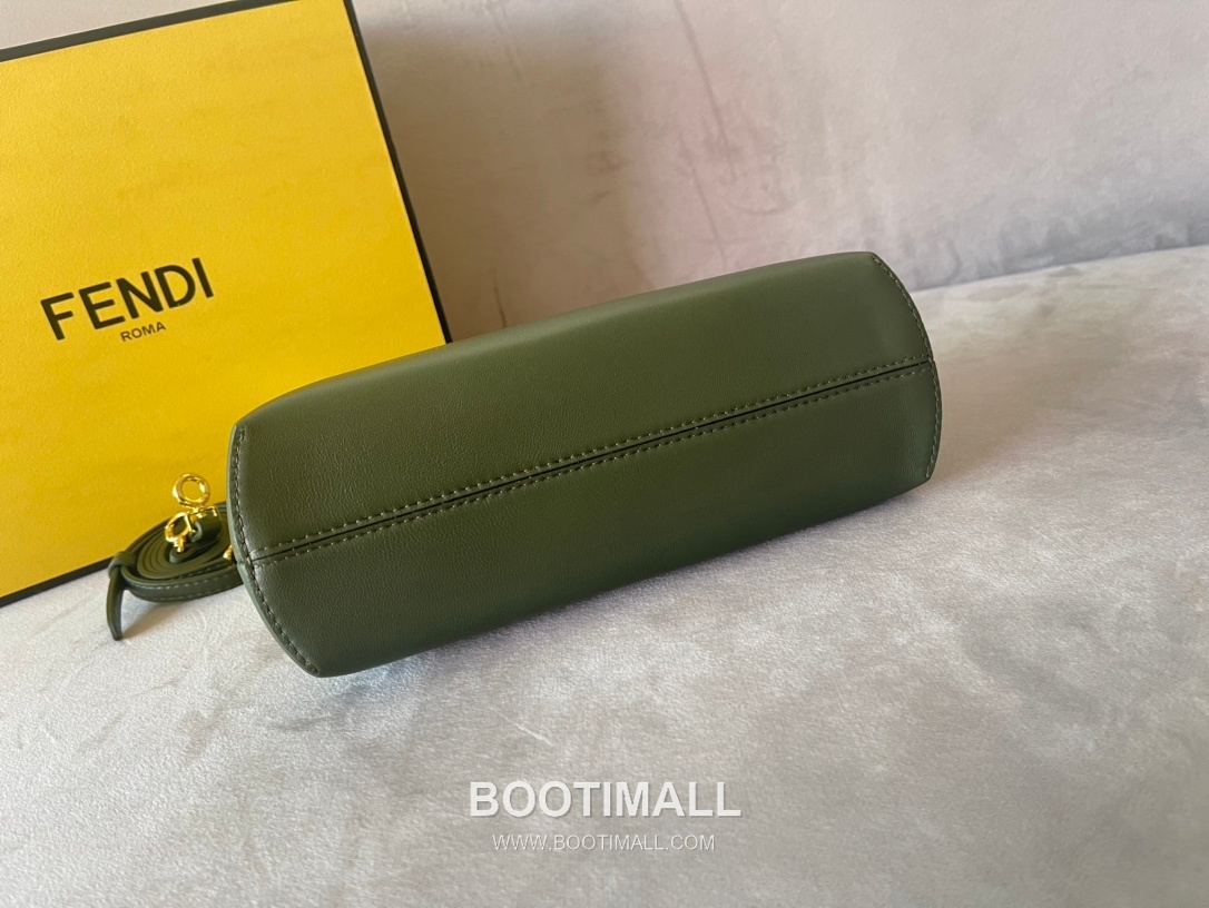 Fendi First Nappa Leather Small Bag 펜디 퍼스트 나파 가죽 스몰 토트 클러치백 129M90 26cm 6