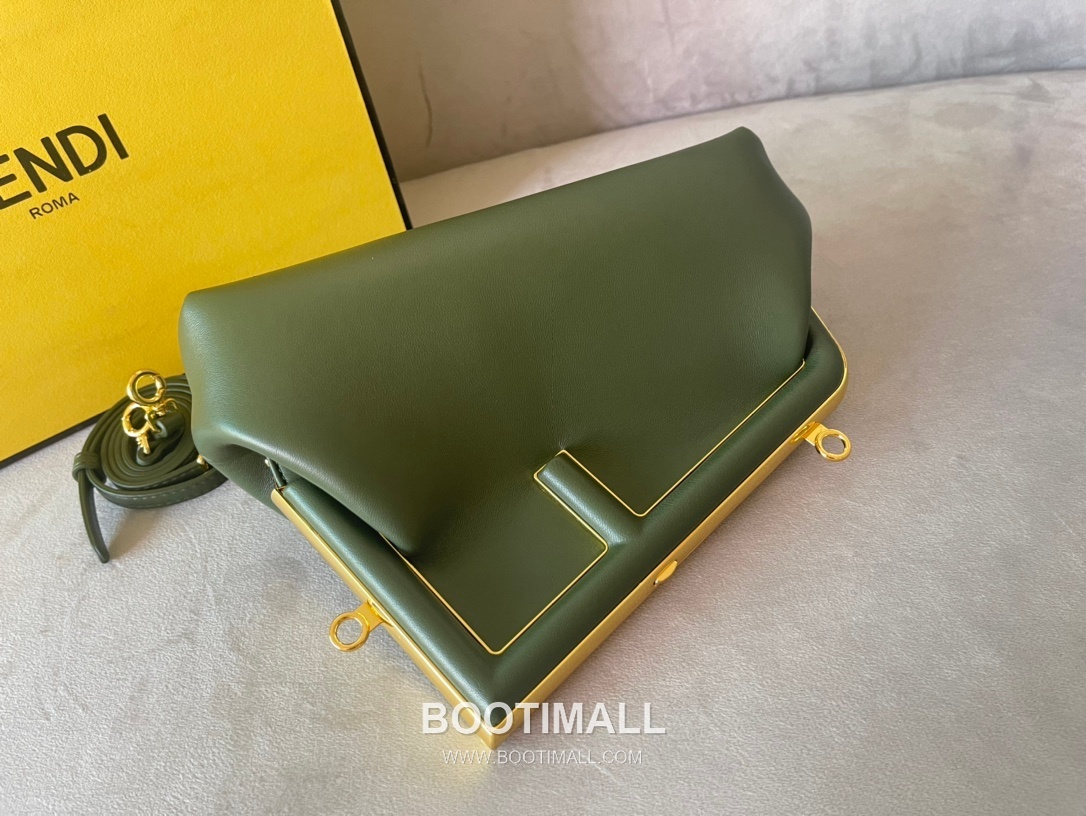 Fendi First Nappa Leather Small Bag 펜디 퍼스트 나파 가죽 스몰 토트 클러치백 129M90 26cm 8