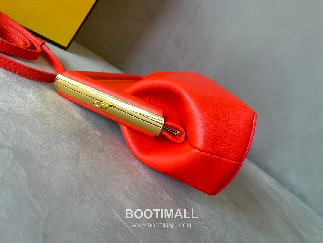 Fendi First Nappa Leather Small Bag 펜디 퍼스트 나파 가죽 스몰 토트 클러치백 129M90 26cm 4