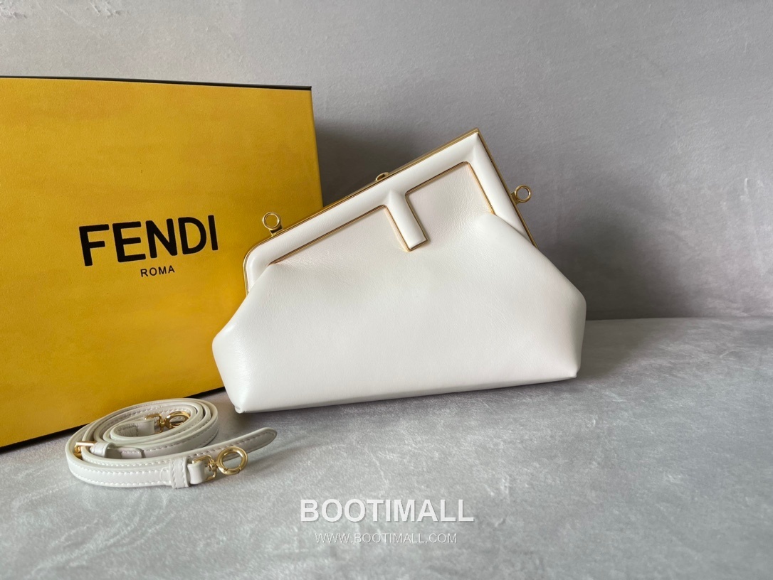 Fendi First Nappa Leather Small Bag 펜디 퍼스트 나파 가죽 스몰 토트 클러치백 129M90 26cm 2