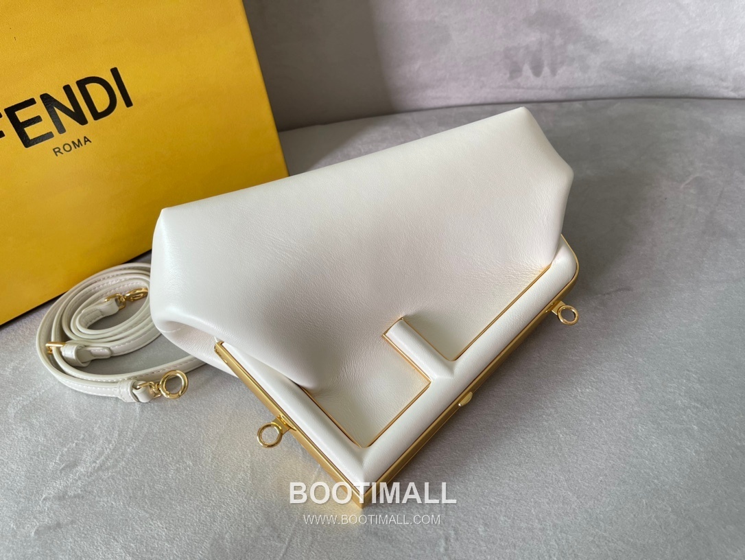 Fendi First Nappa Leather Small Bag 펜디 퍼스트 나파 가죽 스몰 토트 클러치백 129M90 26cm 7