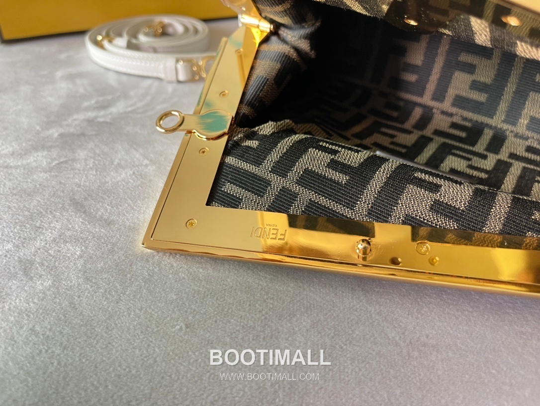 Fendi First Nappa Leather Small Bag 펜디 퍼스트 나파 가죽 스몰 토트 클러치백 129M90 26cm 9