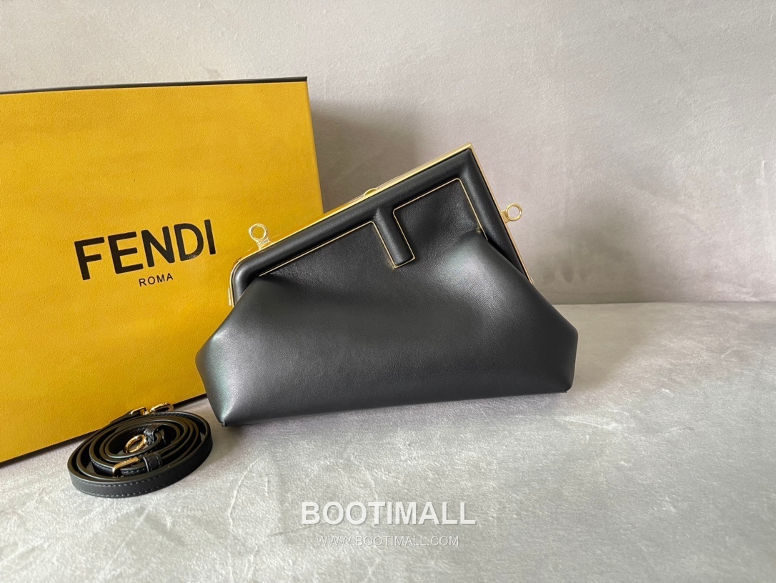 Fendi First Nappa Leather Small Bag 펜디 퍼스트 나파 가죽 스몰 토트 클러치백 129M90 26cm 2