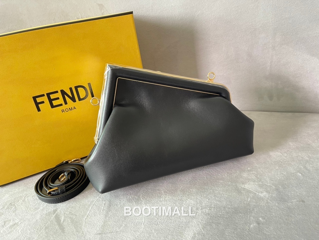 Fendi First Nappa Leather Small Bag 펜디 퍼스트 나파 가죽 스몰 토트 클러치백 129M90 26cm 5
