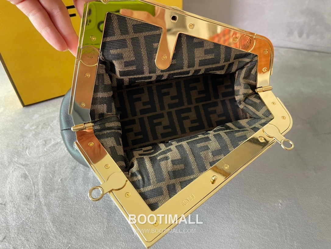 Fendi First Nappa Leather Small Bag 펜디 퍼스트 나파 가죽 스몰 토트 클러치백 129M90 26cm 8