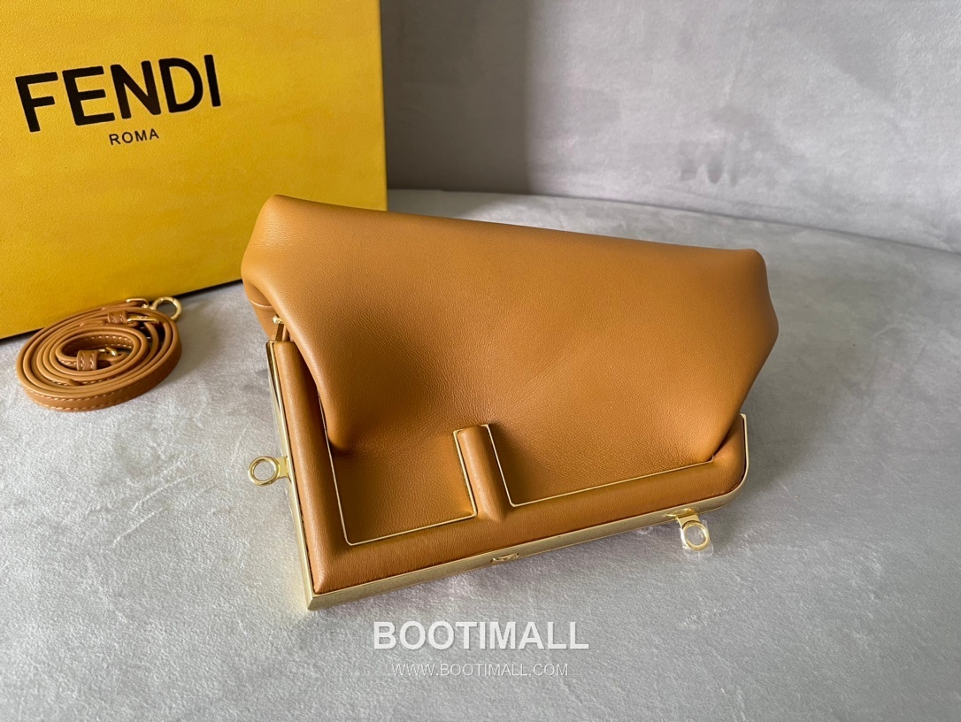 Fendi First Nappa Leather Small Bag 펜디 퍼스트 나파 가죽 스몰 토트 클러치백 129M90 26cm 7