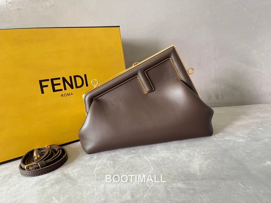 Fendi First Nappa Leather Small Bag 펜디 퍼스트 나파 가죽 스몰 토트 클러치백 129M90 26cm 2