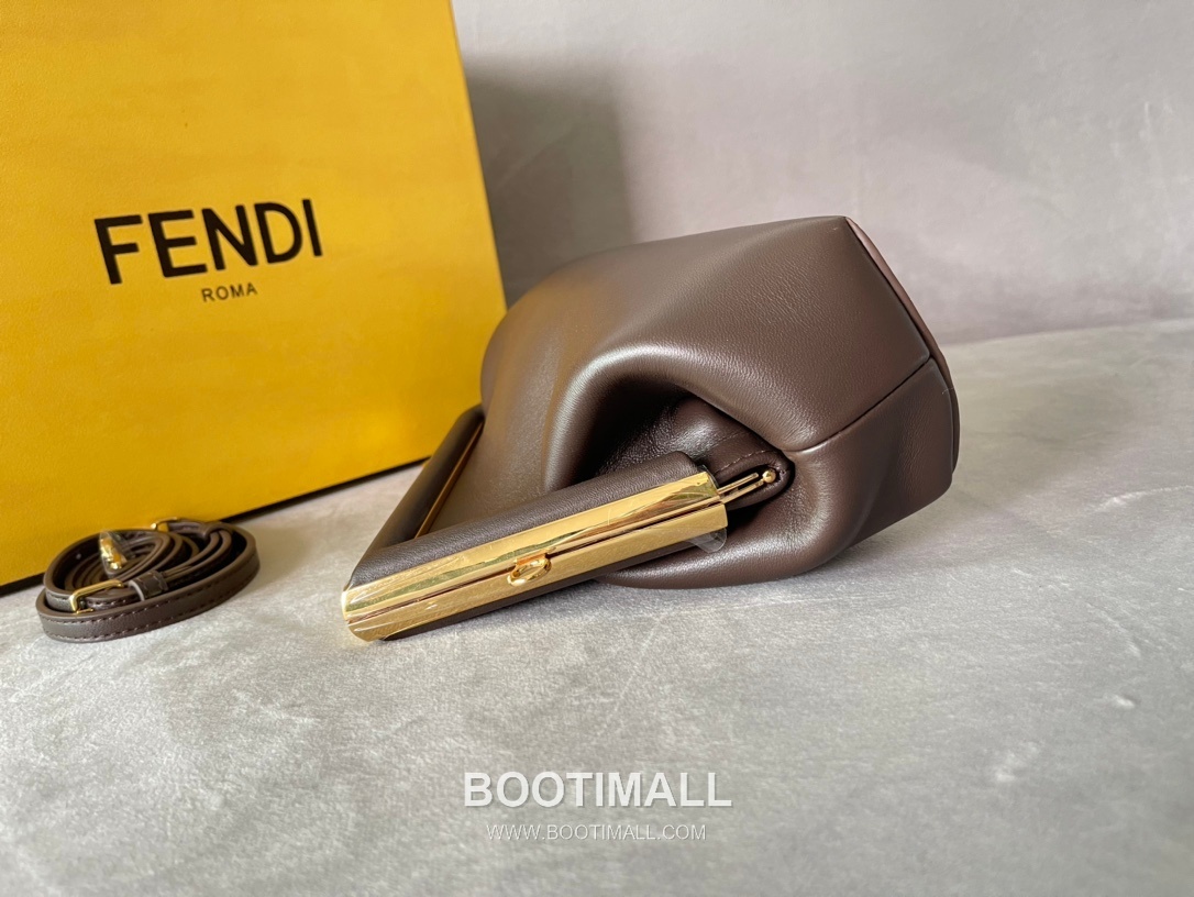 Fendi First Nappa Leather Small Bag 펜디 퍼스트 나파 가죽 스몰 토트 클러치백 129M90 26cm 4