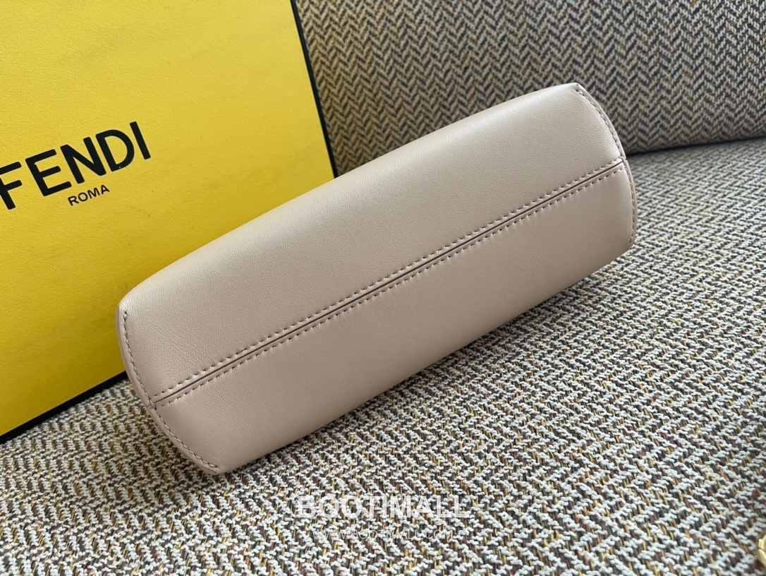 Fendi First Nappa Leather Small Bag 펜디 퍼스트 나파 가죽 스몰 토트 클러치백 129M90 26cm 5