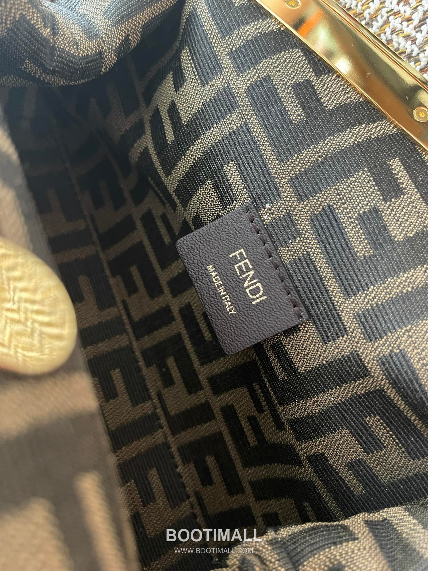 Fendi First Nappa Leather Small Bag 펜디 퍼스트 나파 가죽 스몰 토트 클러치백 129M90 26cm 9