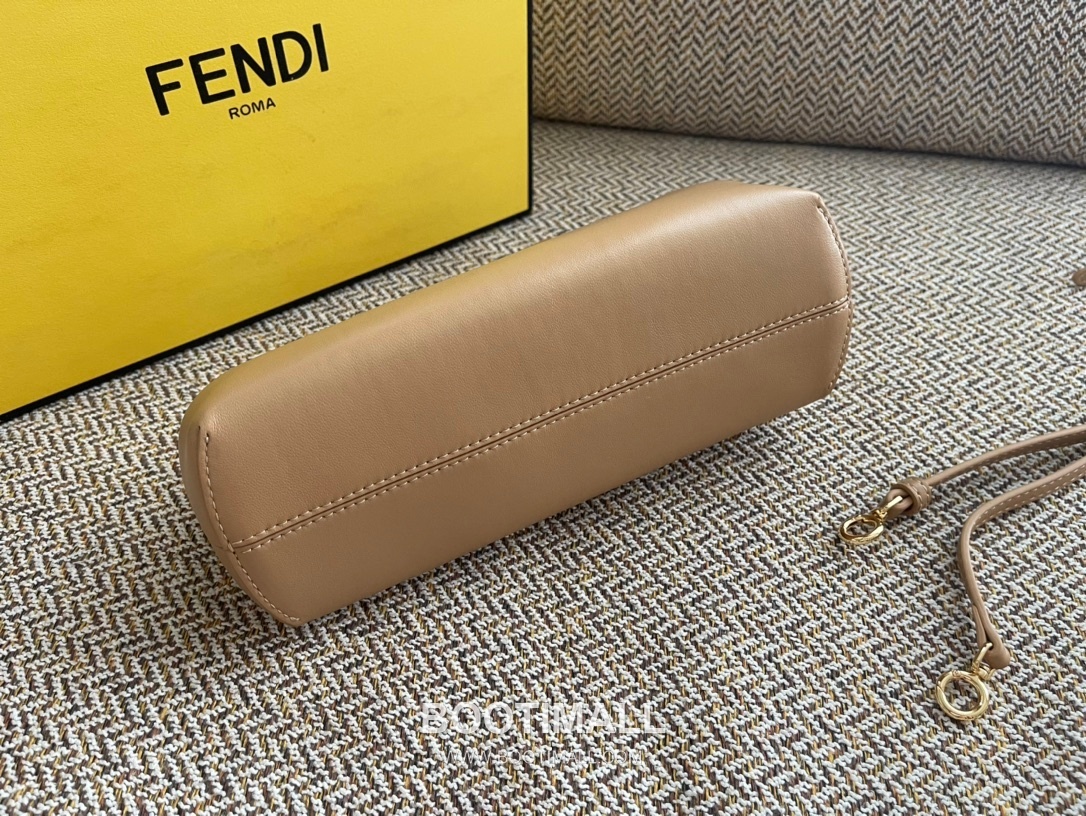 Fendi First Nappa Leather Small Bag 펜디 퍼스트 나파 가죽 스몰 토트 클러치백 129M90 26cm 6