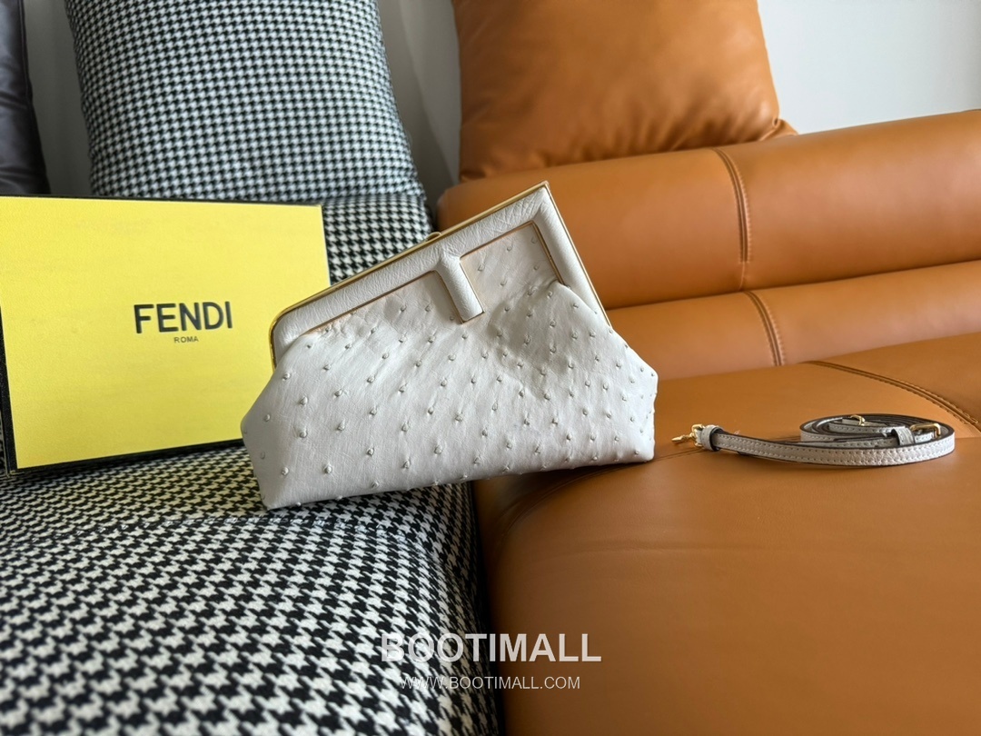 Fendi First Ostrich Leather Small Bag 펜디 퍼스트 오스트리치 가죽 스몰 토트 클러치백 129M200 26cm 1
