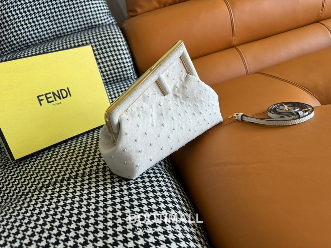 Fendi First Ostrich Leather Small Bag 펜디 퍼스트 오스트리치 가죽 스몰 토트 클러치백 129M200 26cm 2