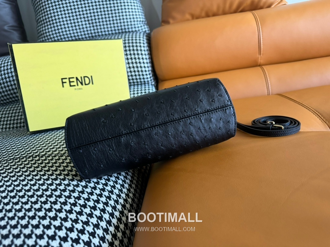 Fendi First Ostrich Leather Small Bag 펜디 퍼스트 오스트리치 가죽 스몰 토트 클러치백 129M200 26cm 5